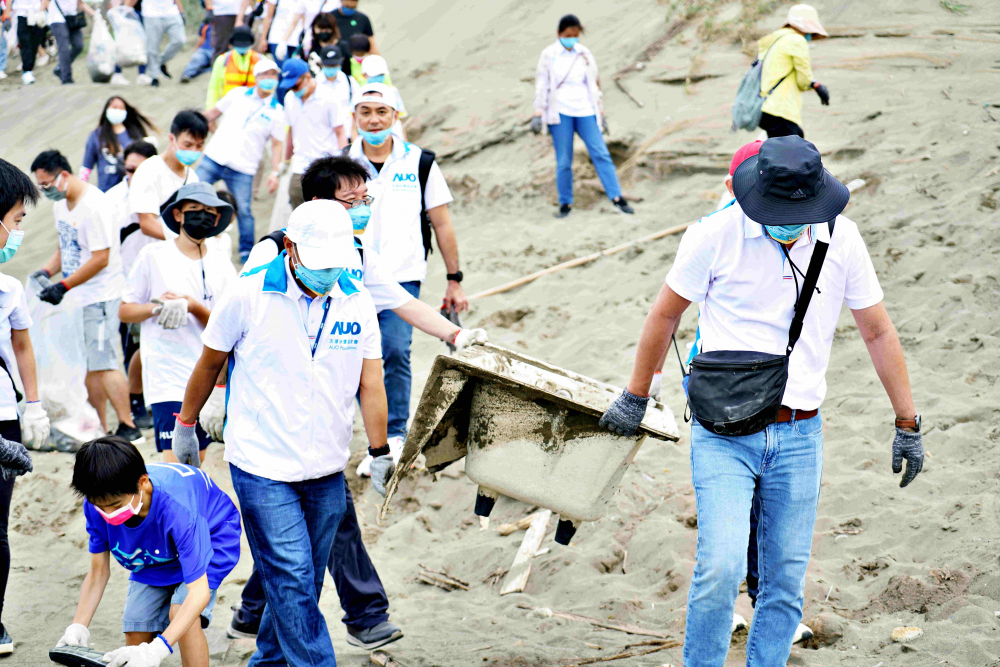 友達(dá)永續(xù)基金會(huì)2022 Ocean Party活動(dòng)，與桃園市政府環(huán)保局、海湧工作室、觀音樹林里社區(qū)多方合作，一同手護(hù)臺(tái)灣藍(lán)色海岸