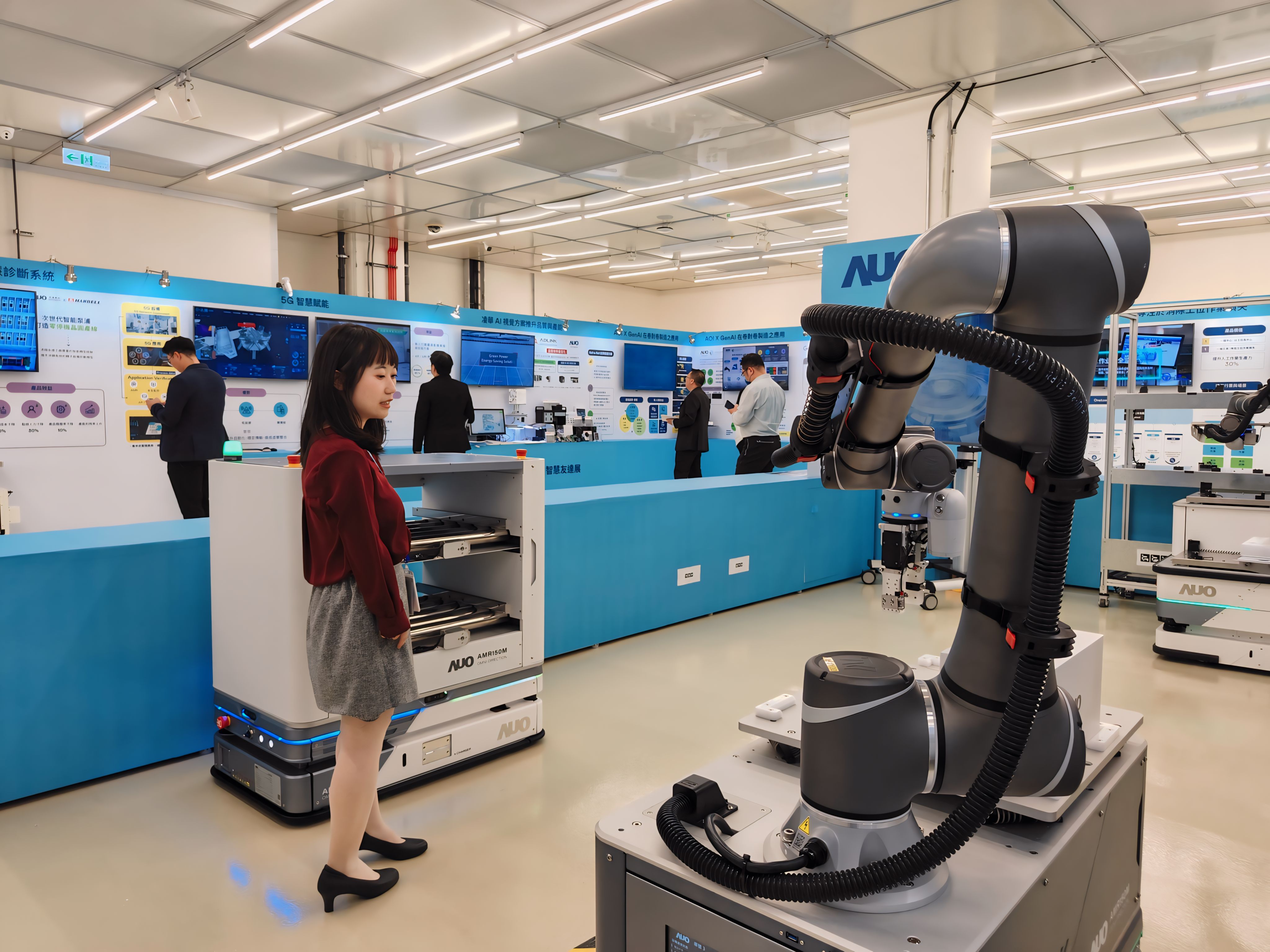 2024智慧友達展邀集生態(tài)圈夥伴共同參展，從數(shù)位應(yīng)用、淨零減碳到能源發(fā)展，創(chuàng)造全方位永續(xù)商機，攜手生態(tài)圈夥伴邁向永續(xù)未來。